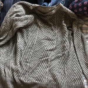 Long sleeved sweater